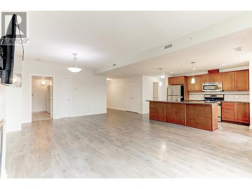 1160 Bernard Avenue Unit# 304, Kelowna, BC - Indoor Photo Showing Kitchen