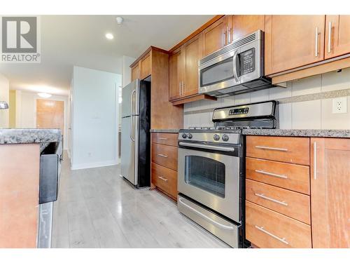 1160 Bernard Avenue Unit# 304, Kelowna, BC - Indoor Photo Showing Kitchen