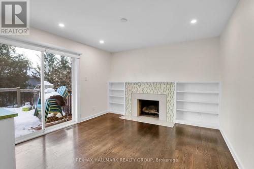 436 Mansfield Avenue, Ottawa, ON - Indoor Photo Showing Living Room With Fireplace