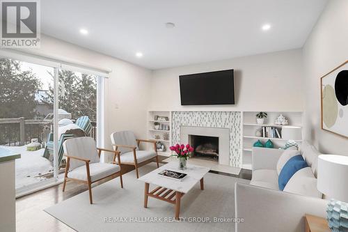 436 Mansfield Avenue, Ottawa, ON - Indoor Photo Showing Living Room With Fireplace