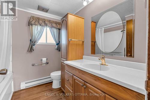 3875 County 45 Road, North Glengarry, ON - Indoor Photo Showing Bathroom