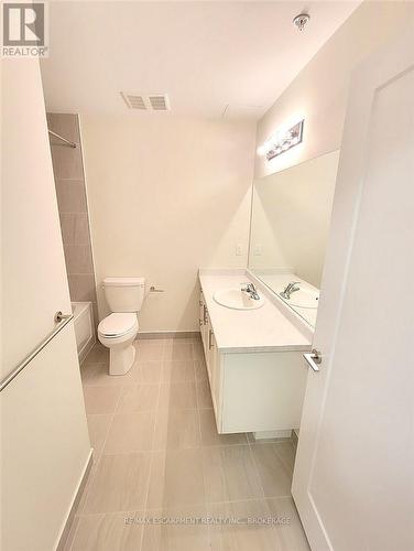 546 - 16 Concord Place, Grimsby, ON - Indoor Photo Showing Bathroom