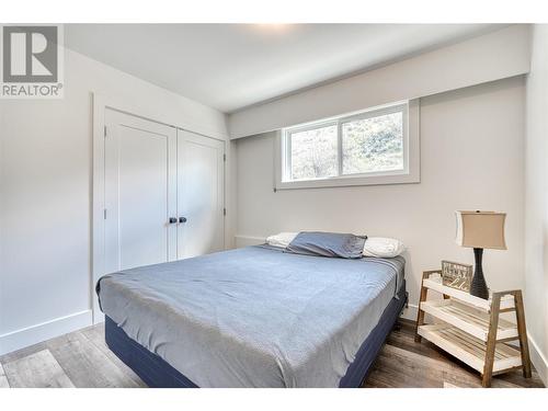 3951 Lakeside Road, Penticton, BC - Indoor Photo Showing Bedroom