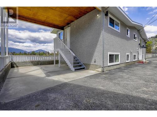 3951 Lakeside Road, Penticton, BC - Outdoor With Exterior