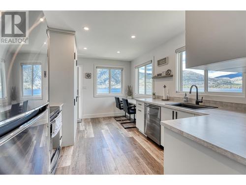 3951 Lakeside Road, Penticton, BC - Indoor Photo Showing Kitchen With Upgraded Kitchen