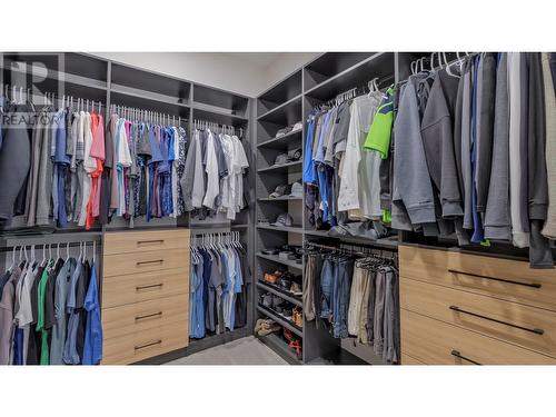 182 Avery Place, Penticton, BC - Indoor With Storage