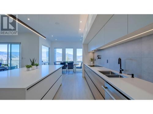 182 Avery Place, Penticton, BC - Indoor Photo Showing Kitchen With Double Sink