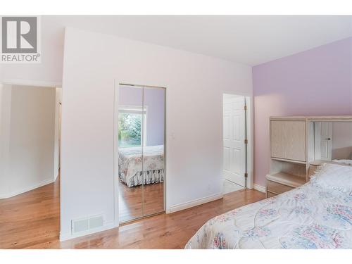 9800 Turner Street Unit# 32, Summerland, BC - Indoor Photo Showing Bedroom