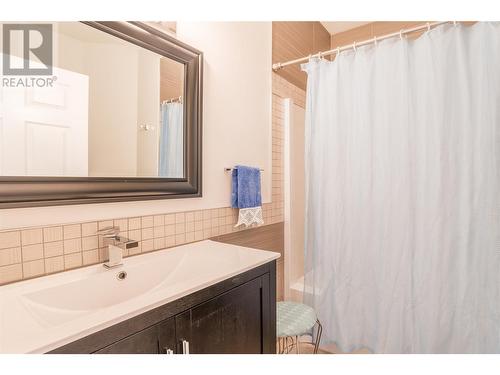 9800 Turner Street Unit# 32, Summerland, BC - Indoor Photo Showing Bathroom