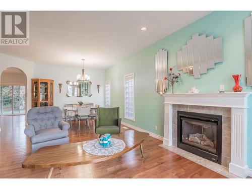 9800 Turner Street Unit# 32, Summerland, BC - Indoor Photo Showing Living Room With Fireplace