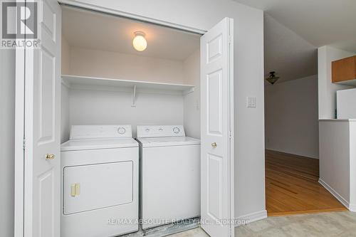 242 Gershwin, Ottawa, ON - Indoor Photo Showing Laundry Room