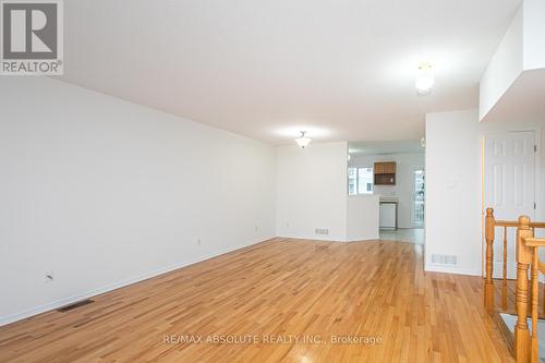 242 Gershwin, Ottawa, ON - Indoor Photo Showing Other Room