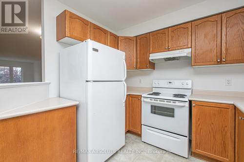 242 Gershwin, Ottawa, ON - Indoor Photo Showing Kitchen