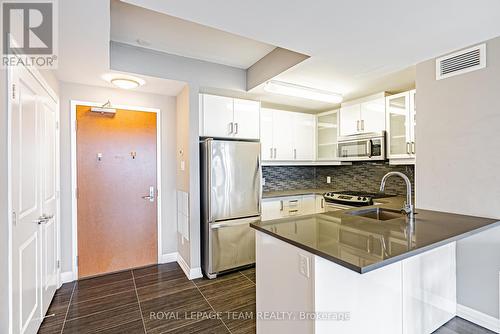 2802 - 195 Besserer Street, Ottawa, ON - Indoor Photo Showing Kitchen