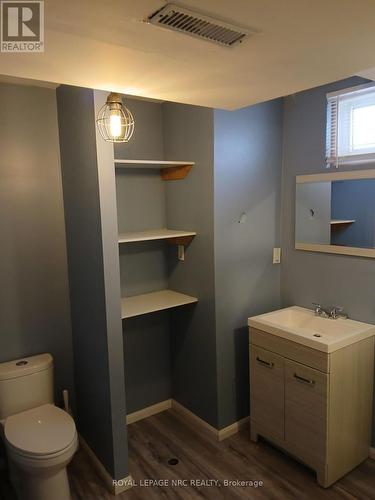 7 Orchard Avenue, St. Catharines (455 - Secord Woods), ON - Indoor Photo Showing Bathroom