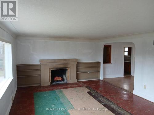 7 Orchard Avenue, St. Catharines (455 - Secord Woods), ON - Indoor With Fireplace