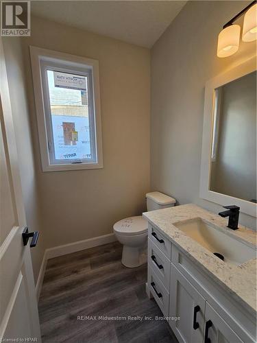 32 Roberts Street, Huron East (Seaforth), ON - Indoor Photo Showing Bathroom