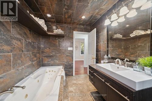 6 Guthrie Crescent, Whitby, ON - Indoor Photo Showing Bathroom