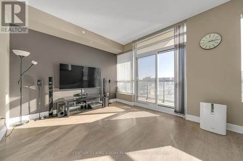 438 - 7608 Yonge Street, Vaughan, ON - Indoor