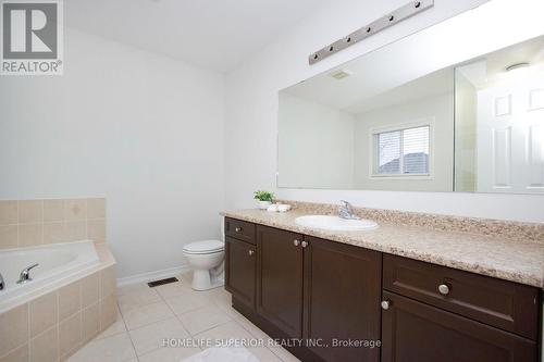 23 Laprade Square, Clarington (Bowmanville), ON - Indoor Photo Showing Bathroom