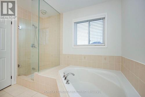 23 Laprade Square, Clarington (Bowmanville), ON - Indoor Photo Showing Bathroom