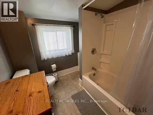 210 Laidlaw Street, Timmins, ON - Indoor Photo Showing Bathroom