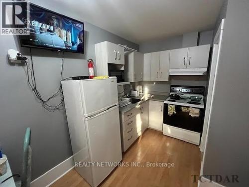 210 Laidlaw Street, Timmins, ON - Indoor Photo Showing Kitchen