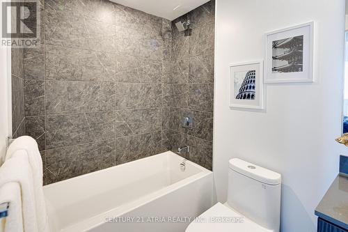 1915 - 82 Dalhousie Street, Toronto, ON - Indoor Photo Showing Bathroom