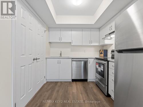 442 - 2789 Eglinton Avenue E, Toronto, ON - Indoor Photo Showing Kitchen With Stainless Steel Kitchen