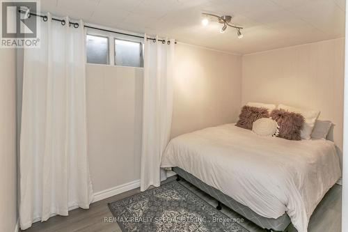 20 Chelvin Drive, Halton Hills, ON - Indoor Photo Showing Bedroom