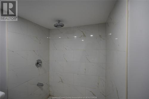 1529 Elsmere Avenue, Windsor, ON - Indoor Photo Showing Bathroom