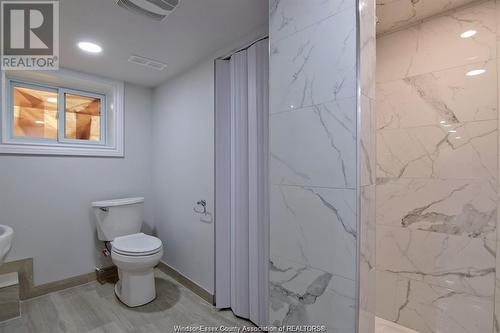 1076 Janette Avenue Unit# Lower, Windsor, ON - Indoor Photo Showing Bathroom