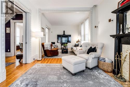 719 Victoria Avenue, Windsor, ON - Indoor Photo Showing Living Room With Fireplace