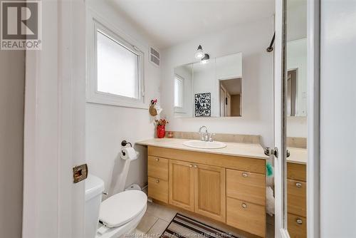 209 Cotterie Park, Leamington, ON - Indoor Photo Showing Bathroom