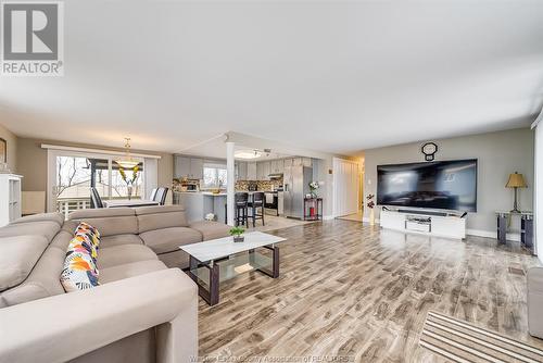 209 Cotterie Park, Leamington, ON - Indoor Photo Showing Living Room