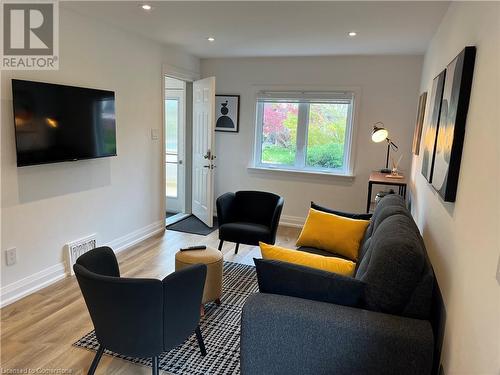 Living room featuring light wood-type flooring - 179 Paradise Road N Unit# Upper, Hamilton, ON - Indoor