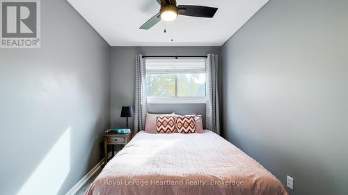 138 Sunset Drive, Goderich (Goderich Town), ON - Indoor Photo Showing Bedroom