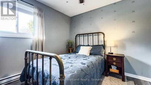 138 Sunset Drive, Goderich (Goderich Town), ON - Indoor Photo Showing Bedroom