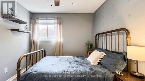 138 Sunset Drive, Goderich (Goderich Town), ON - Indoor Photo Showing Bedroom