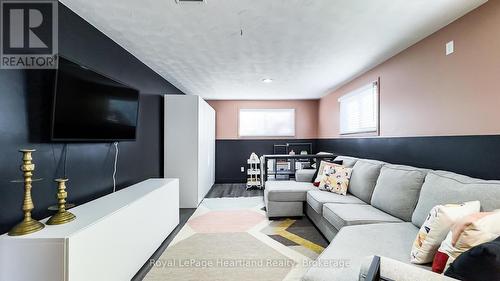 138 Sunset Drive, Goderich (Goderich Town), ON - Indoor Photo Showing Living Room