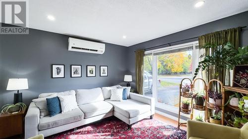 138 Sunset Drive, Goderich (Goderich Town), ON - Indoor Photo Showing Living Room