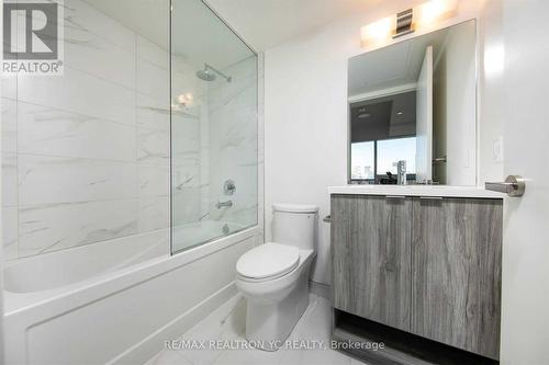 1801 - 138 Downes Avenue, Toronto, ON - Indoor Photo Showing Bathroom