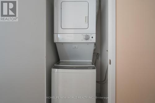 4610 - 15 Fort York Boulevard, Toronto, ON - Indoor Photo Showing Laundry Room