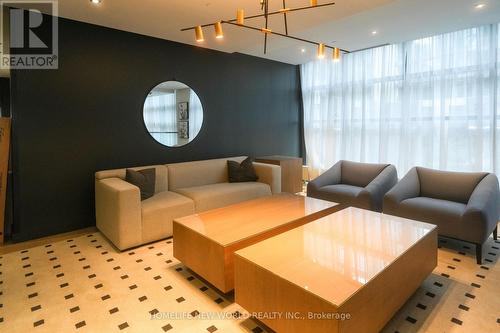 4610 - 15 Fort York Boulevard, Toronto, ON - Indoor Photo Showing Living Room