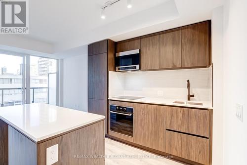 309 - 117 Broadway Avenue N, Toronto, ON - Indoor Photo Showing Kitchen