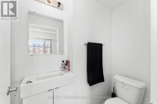 212 - 1800 Simcoe Street N, Oshawa, ON - Indoor Photo Showing Bathroom