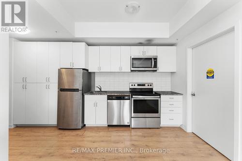 212 - 1800 Simcoe Street N, Oshawa, ON - Indoor Photo Showing Kitchen