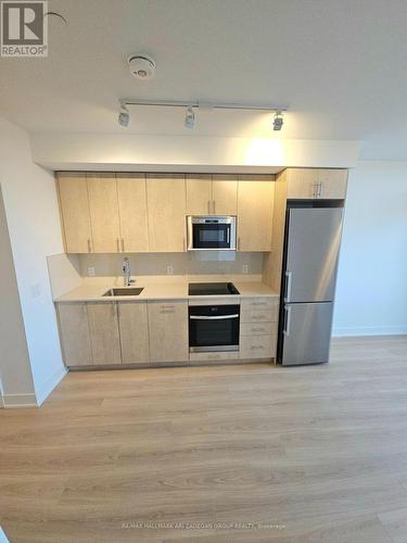 338 - 2425 Simcoe Street N, Oshawa, ON - Indoor Photo Showing Kitchen