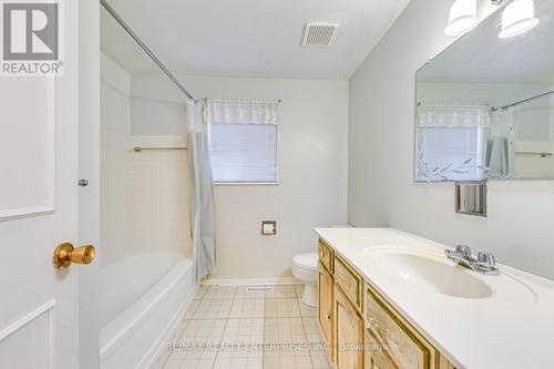 468 Anthony Drive, Oakville, ON - Indoor Photo Showing Bathroom