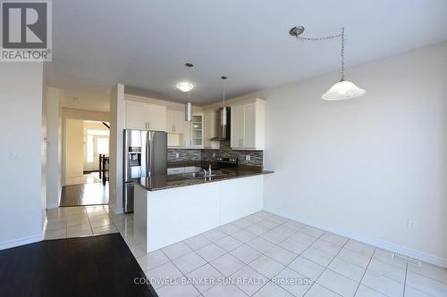 124 Tysonville Circle, Brampton, ON - Indoor Photo Showing Kitchen With Double Sink